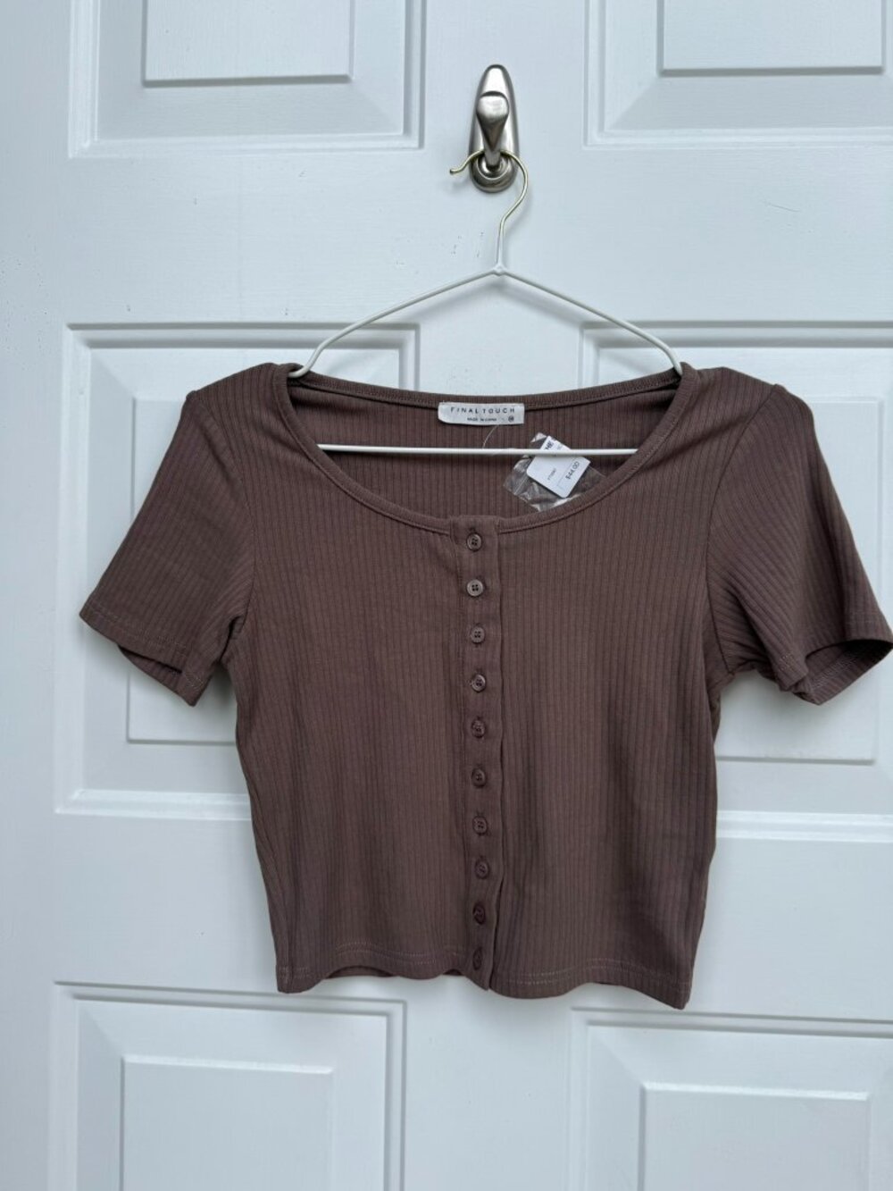 Final Touch Ribbed Button-Front Crop Top Size Medium - Picture 2 of 5